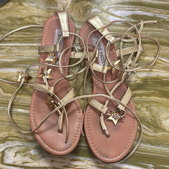 Steve Madden Jupiter Gold Star Sandals - Picture 1 of 3